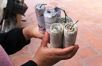 Nam sinh 14 tuổi dập nát tay do nghịch pháo tự chế
