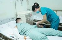 Nam thanh niên gãy xương vì chơi vật tay