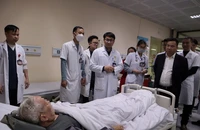 Bệnh viện E tiếp nhận nhiều người nhập viện cấp cứu trong đêm giao thừa