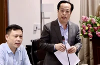 Hà Nội kiên quyết không còn hiện tượng xô đổ cổng trường nộp đơn học cho con