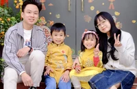 Bộ Chính trị yêu cầu có chính sách hỗ trợ người sinh 2 con trước 35 tuổi