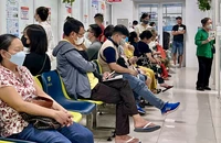 Phát thuốc 2 tháng/lần: Giảm quá tải bệnh viện, giảm thời gian chờ cho người dân