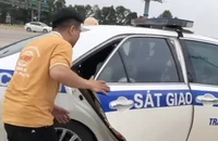 Cháu bé lên cơn co giật được Cảnh sát giao thông đưa đi cấp cứu