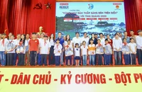 'Cùng ngư dân thắp sáng đèn trên biển' tiếp sức để bà con Quảng Ninh yên tâm vươn khơi, bám biển