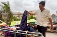 Sau cơn lốc xoáy ở Ninh Bình: 11 chiếc máy may bị lốc 'mang' ra giữa đồng