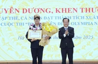 Hà Nội khen thưởng quán quân Olympia 2025 Trần Bùi Bảo Khánh