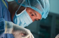 Được cứu sống nhờ ghép lại chính quả thận của mình