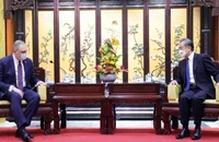 Tân Đại sứ Nga Igor Morgulov thảo luận cùng với Ngoại trưởng Trung Quốc Vương Nghị. Ảnh: BỘ NGOẠI GIAO TRUNG QUỐC