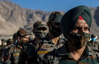 Các binh sĩ Ấn Độ tại một căn cứ không quân ở vùng Ladakh hồi năm 2020. Ảnh: REUTERS