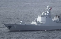Một tàu khu trục mang tên lửa dẫn đường Type 052D của Trung Quốc. Ảnh: Roy Issa