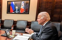 Tổng thống Mỹ Joe Biden trong cuộc họp trực tuyến với Tổng thống Nga Vladimir Putin vào năm 2021. Ảnh: REUTERS