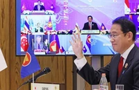 Thủ tướng Nhật Fumio Kishida tham dự Hội nghị cấp cao Đông Á (EAS) cùng với các lãnh đạo ASEAN vào năm 2021. Ảnh: VĂN PHÒNG THỦ TƯỚNG NHẬT