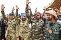Đảo chính Niger: Dân dọa xông vào đại sứ quán, căn cứ Pháp; Chủ tịch ECOWAS sẽ gặp ông Biden 