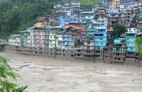 Lũ quét ở bang Sikkim (đông bắc Ấn Độ) hôm 4-10. Ảnh: REUTERS