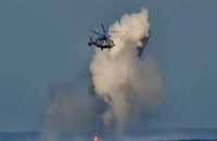 VIDEO: Trực thăng Nga săn lùng tiêu diệt xuồng không người lái Ukraine