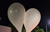 Hàn Quốc nói Triều Tiên lại thả bong bóng chứa rác sang