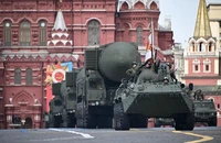 Phương Tây 'bật đèn xanh’ Ukraine, Nga nắn gân vũ khí hạt nhân