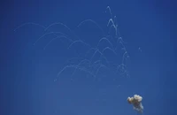 Hezbollah dội mưa rocket, UAV lớn chưa từng thấy sang Israel 