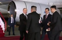 VIDEO: Ông Kim Jong-un ra sân bay đón ông Putin
