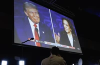 Phía bà Harris kêu gọi màn 'so găng' thứ hai và phản ứng bất ngờ từ ông Trump