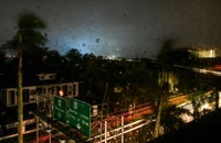 Cập nhật diễn biến bão Milton càn quét Florida