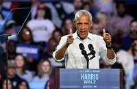VIDEO: Cựu Tổng thống Obama ‘bắn rap’ khi vận động cho bà Harris
