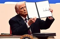 Tổng thống Trump ký loạt sắc lệnh cực quan trọng