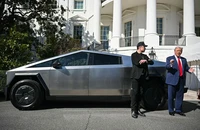 Ông Trump: Sẽ mua xe điện Tesla, ủng hộ tỉ phú Elon Musk 