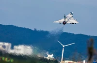 Vì sao tiêm kích Mirage 2000-5F Pháp gửi cho Ukraine lép vế trước Su-30 và Su-35 của Nga?