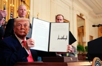 Ông Trump nói Mỹ thu về 2 tỉ USD mỗi ngày nhờ thuế quan
