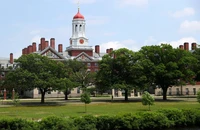 ĐH Harvard bị đóng băng 2,2 tỉ USD sau khi bất tuân yêu cầu từ Tổng thống Trump