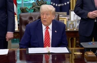 Ông Trump công bố thỏa thuận thương mại đầu tiên kể từ khi đàm phán thuế đối ứng