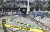 Cô giáo lao vào đám cháy cứu hàng chục học trò khi máy bay đâm xuống trường, rồi không qua khỏi 
