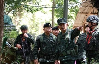 Giao tranh leo thang, F-16 Thái Lan tấn công sòng bạc và phá hủy thêm cây cầu ở Campuchia