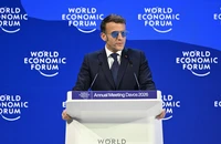 Diễn đàn Kinh tế Davos: Đòn thuế quan của ông Trump và đôi kính râm của ông Macron