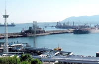 Mỹ tạm thời cho phép mua dầu Nga trên biển