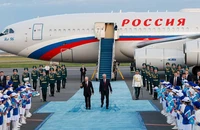Video: Tiêm kích hộ tống chuyên cơ chở ông Putin đến Kazakhstan
