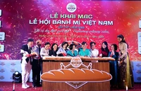 Người dân đua nhau tham gia Lễ hội bánh mì tại TP.HCM