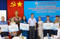 TS Võ Tá Hân tặng hơn 10.000 cuốn sách cho 20 thư viện, trường đại học
