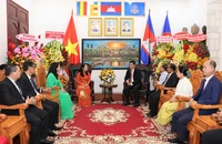 Chủ tịch Ủy ban MTTQ Việt Nam TP.HCM Trần Kim Yến thăm và chúc Tết cổ truyền ba nước Campuchia, Thái Lan, Lào