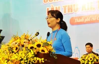 Bà Trần Thị Diệu Thúy tái đắc cử Chủ tịch Liên đoàn Lao động TP.HCM