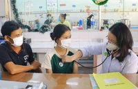 Thường bị đau bụng là do giun hay viêm dạ dày bác sĩ ơi?