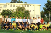 Trẻ em ở Trung tâm bảo trợ Tam Bình có sân bóng mới