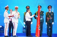 Trung tâm Dịch vụ việc làm Thanh niên TP.HCM nhận Huân chương Lao động hạng Nhất
