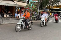 Tai nạn giao thông chực chờ khi vừa lái xe vừa sử dụng điện thoại