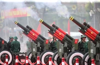 15 khẩu đại bác tại Bến Bạch Đằng khai hỏa diễn tập
