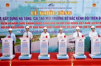 Chùm ảnh: TP.HCM chính thức khởi công dự án cải tạo bờ Bắc Kênh Đôi 