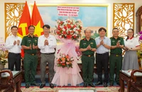 Báo Pháp Luật TP.HCM thăm, chúc mừng Quân khu 7, Bộ Tư lệnh TP.HCM 