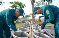 Trận địa pháo hoa tầm cao mừng đại lễ 30-4 trước giờ khai hỏa tại trung tâm TP.HCM
