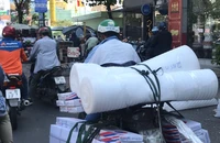 Tái diễn tình trạng chở hàng cồng kềnh tại nhiều tuyến đường